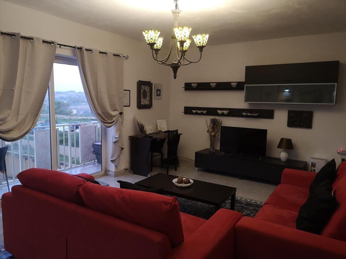 Village Corner 3 Bedroom Apartment With Garage Марсаскала Екстер'єр фото