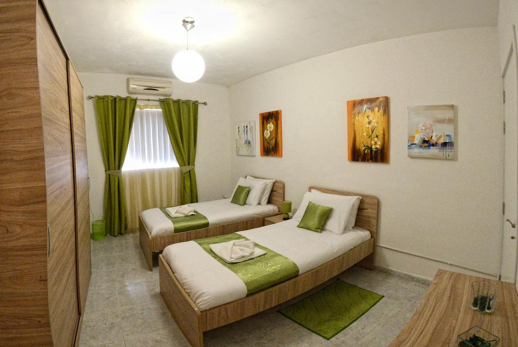 Village Corner 3 Bedroom Apartment With Garage Марсаскала Екстер'єр фото
