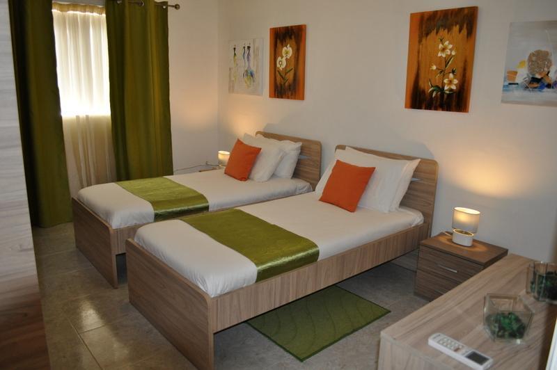 Village Corner 3 Bedroom Apartment With Garage Марсаскала Екстер'єр фото